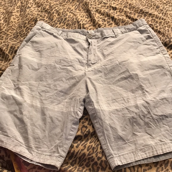 Calvin Klein size 36 light gray & white lightweight cotton shorts - Picture 2 of 15